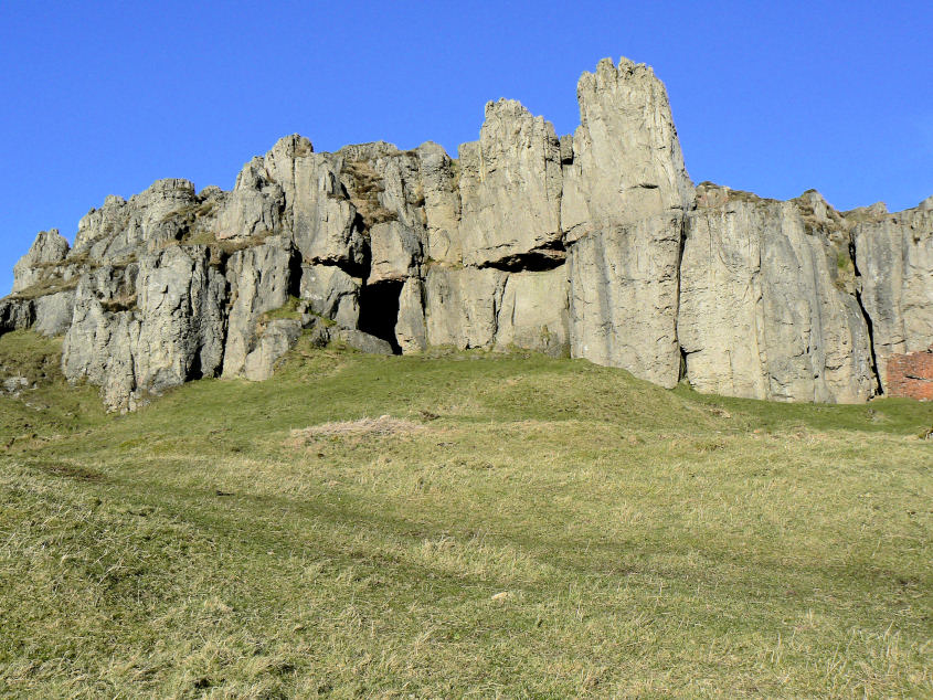 Harboro Rocks cave